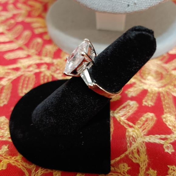 Woman silver ring - Picture 2 of 3